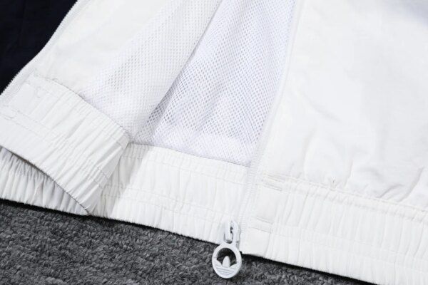 24-25 Real Madrid Retro Windbreaker Suit - Image 9