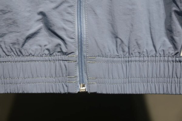 24-25 Liverpool Retro Windbreaker Suit - Image 4