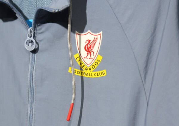 24-25 Liverpool Retro Windbreaker Suit - Image 5