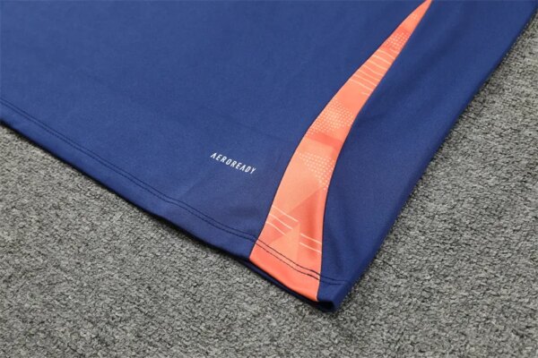 24-25 Manchester United Blue Training Suit - Image 4