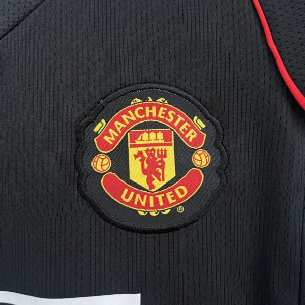 Retro 07-08 Manchester United Away Kids Kit - Image 2