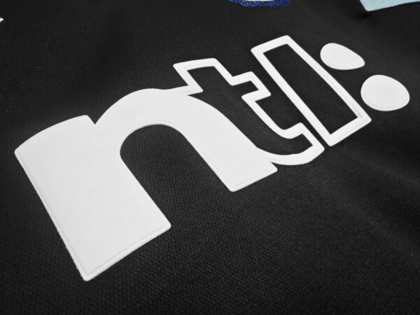 00-01 Newcastle United Away Retro Jersey - Image 3