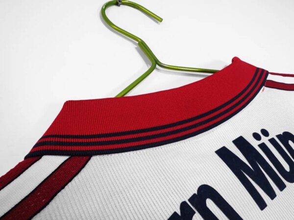 98-00  Bayern Munich Away Retro Jersey - Image 5