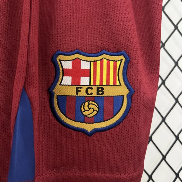 Retro 05-06 Barcelona Home Kids Kit - Image 3