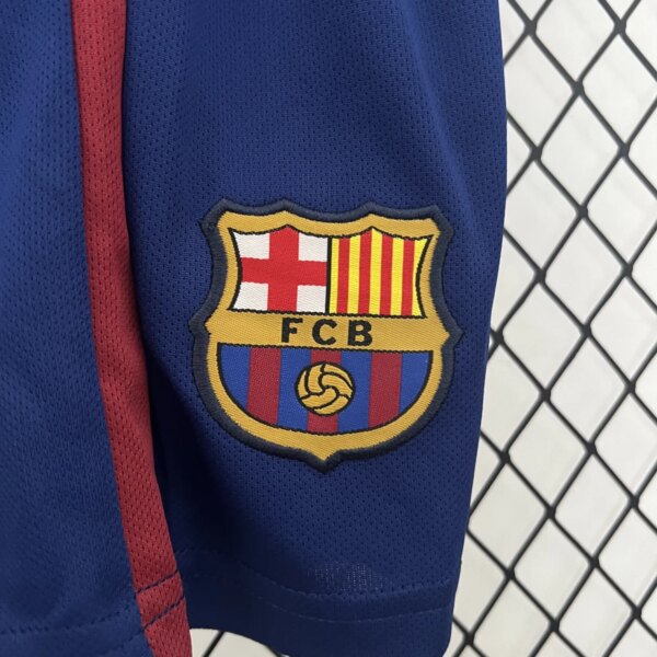 Retro 09-10 Barcelona Home Kids Kit - Image 4