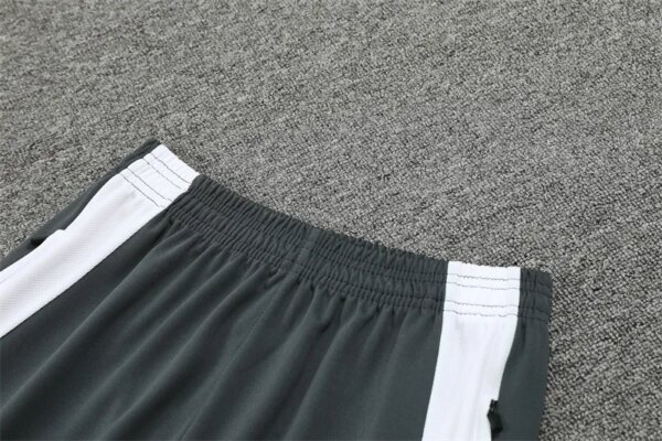 24-25 Manchester United Grey Player Version Training Suit - Image 7