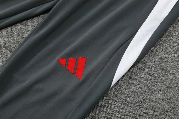 24-25 Manchester United Grey Player Version Training Suit - Image 9