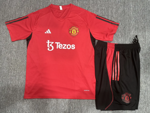 23-24 Manchester United Red Training Short Sleeve Suit - Image 2