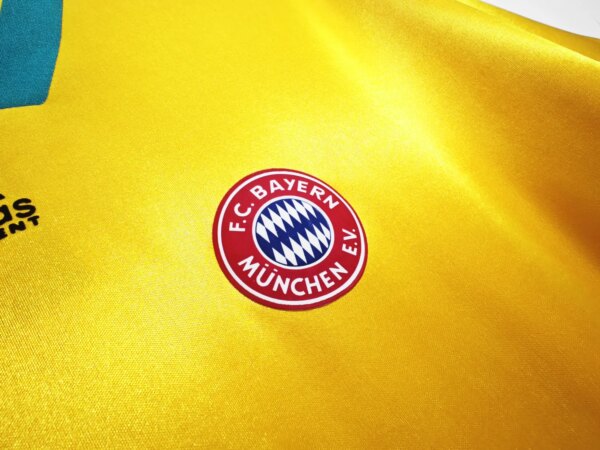 93-95 Bayern Munich Away Retro Jersey - Image 3