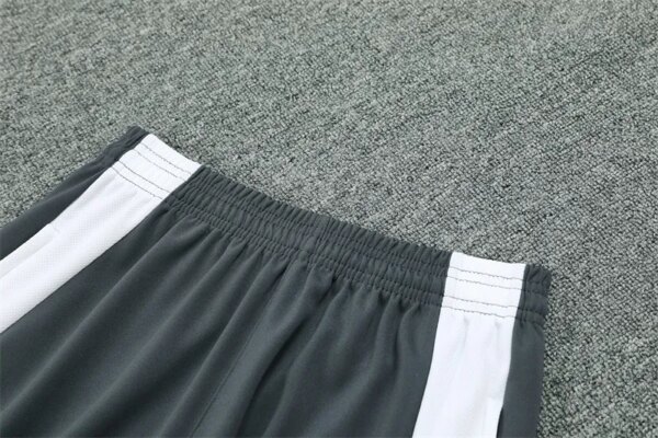 24-25 Manchester United Grey Training Suit - Image 8