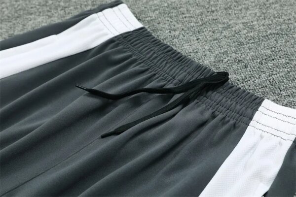 24-25 Manchester United Grey Training Suit - Image 10