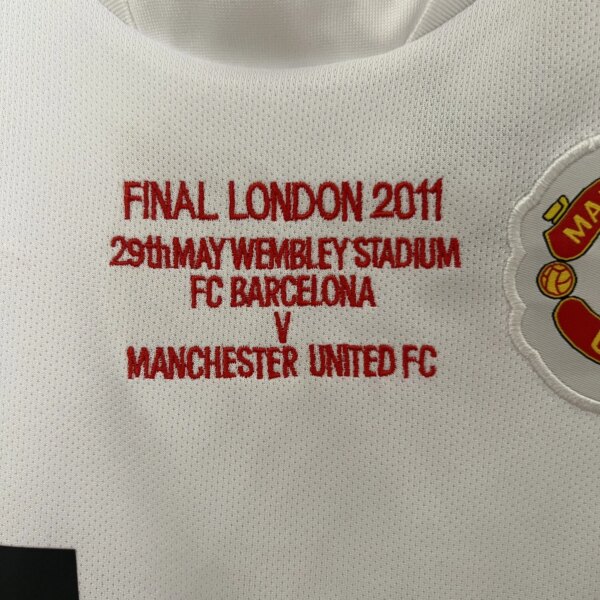 Retro 10-11 Manchester United Champions League Away Kids Kit - Image 2