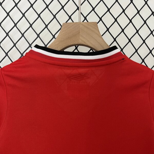 Retro 00-01 Manchester United Home Kids Kit - Image 4