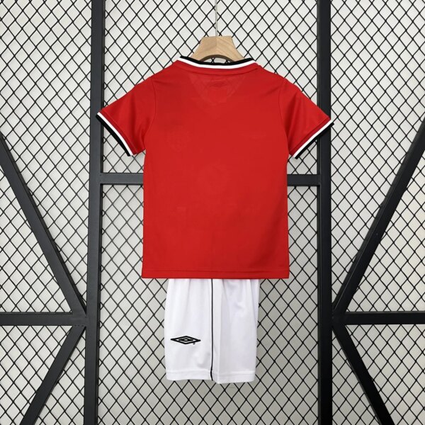 Retro 00-01 Manchester United Home Kids Kit - Image 5