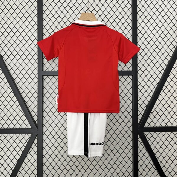 Retro 99-00 Manchester United Home Kids Kit - Image 5