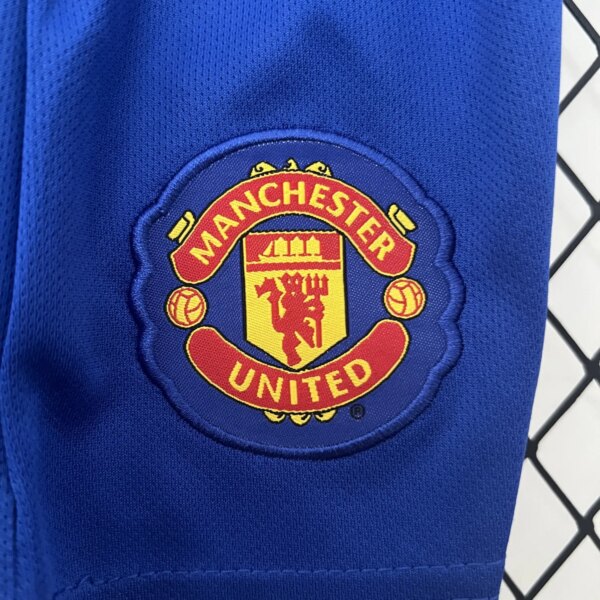 Retro 08-09 Manchester United Third Kids Kit - Image 4