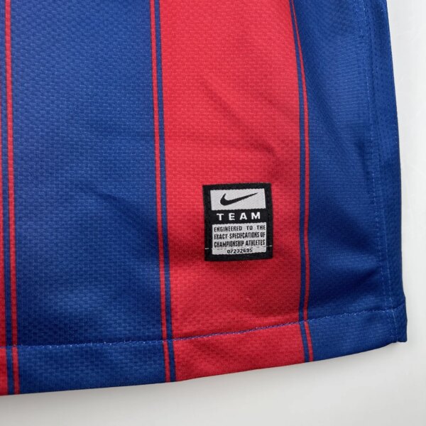 09-10 Barcelona Home Retro Jersey - Image 3