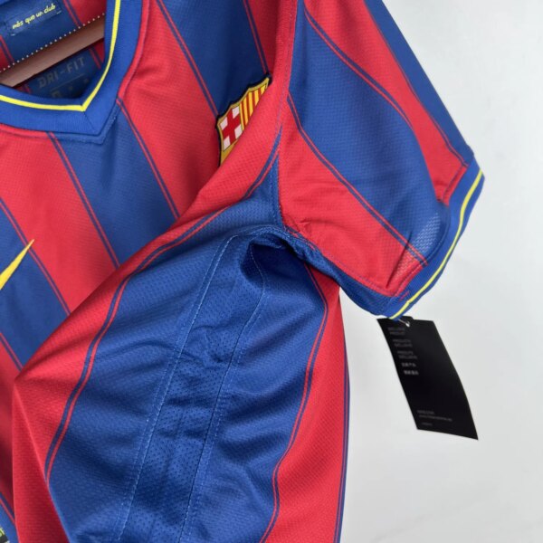 09-10 Barcelona Home Retro Jersey - Image 4