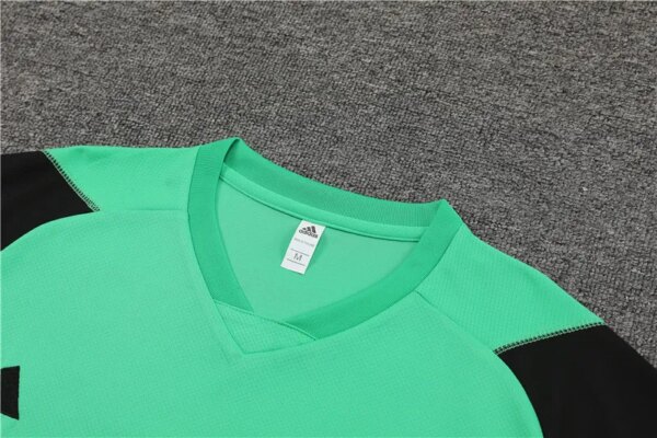 23-24 Real Madrid Green Short Sleeve Training Suit - Image 2