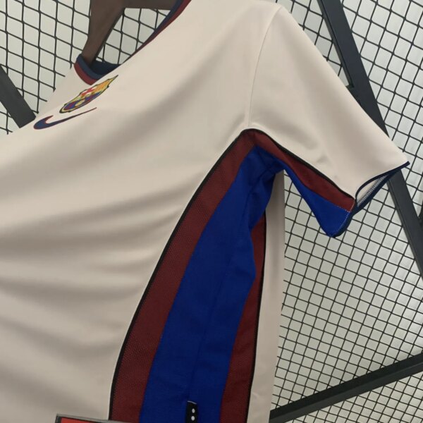 1988-89 Barcelona Away Retro Jersey - Image 3
