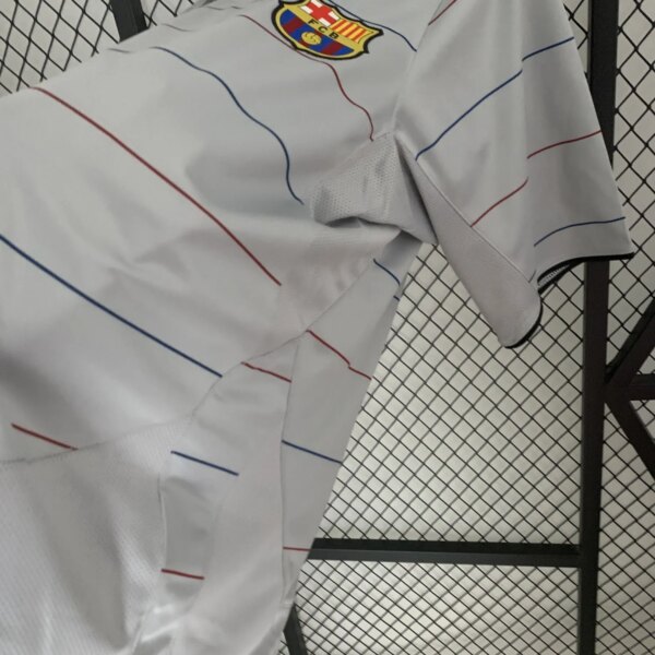 2003-04 Barcelona Away Retro Jersey - Image 3