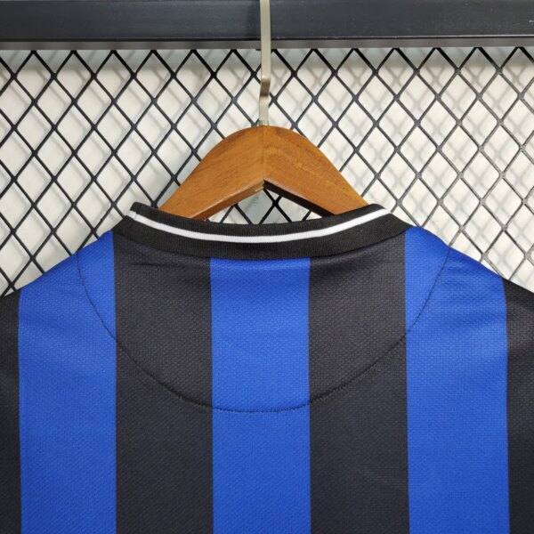 2009-10 Inter Milan Home Retro Jersey - Image 5