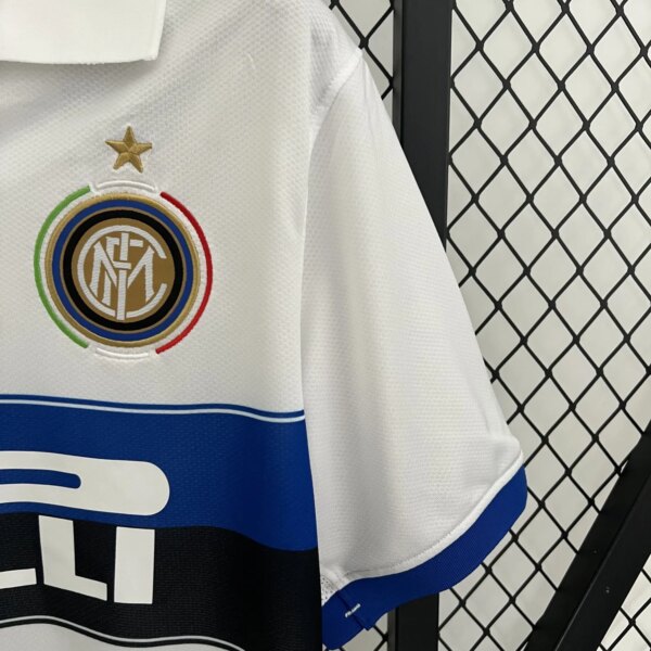 2009-10 Inter Milan Away Retro Jersey - Image 2