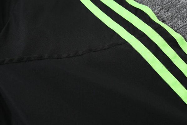 2023 Arsenal Player Hooded Windbreaker S-XXL - Image 11