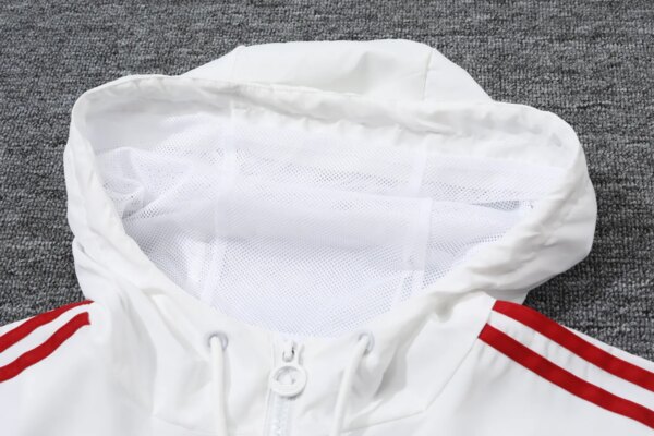 2023 Manchester United Player Hooded Windbreaker S-XXL - Image 3