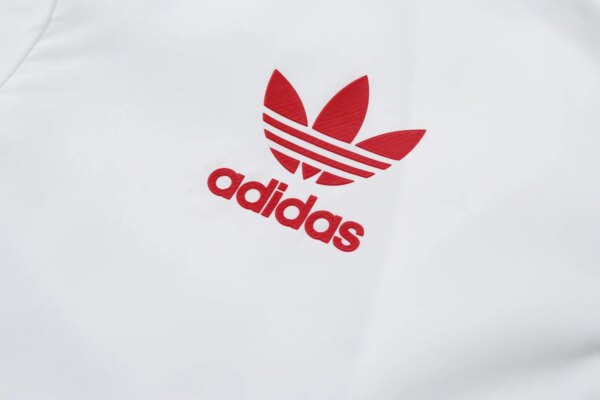 2023 Manchester United Player Hooded Windbreaker S-XXL - Image 8