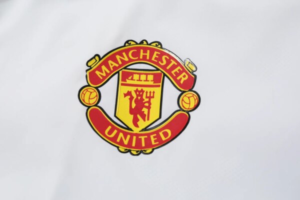2023 Manchester United Player Hooded Windbreaker S-XXL - Image 9