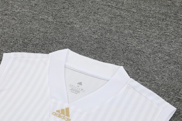 23-24 Juventus Training Vest Suit - Image 8