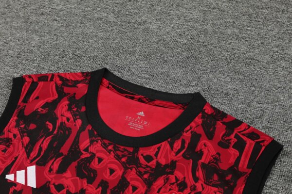 23-24 Manchester United Training Vest Suit - Image 2
