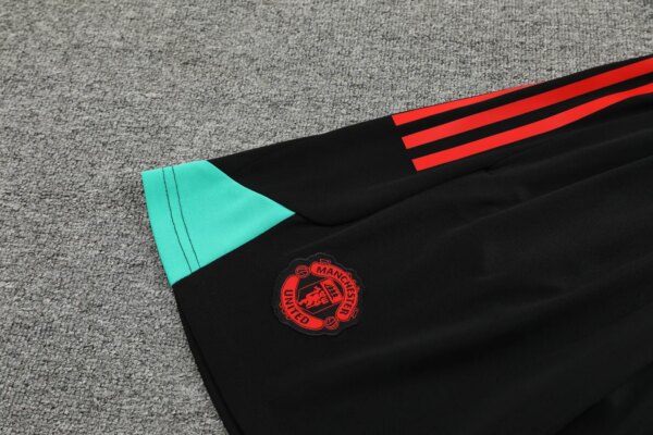 23-24 Manchester United Training Vest Suit - Image 12