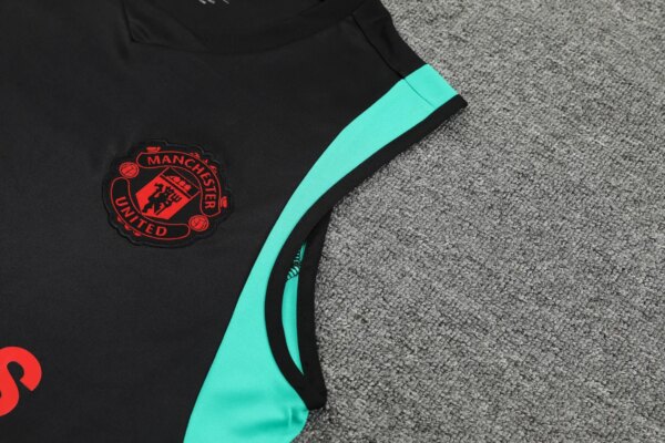 23-24 Manchester United Training Vest Suit - Image 10