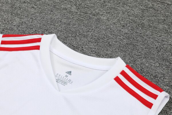 23-24 Bayern Munich Training Vest Suit - Image 7