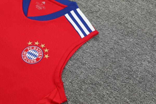 23-24 Bayern Munich Training Vest Suit - Image 15