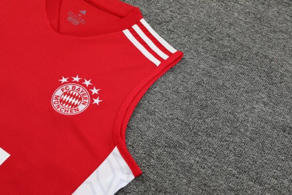 23-24 Bayern Munich Training Vest Suit - Image 10