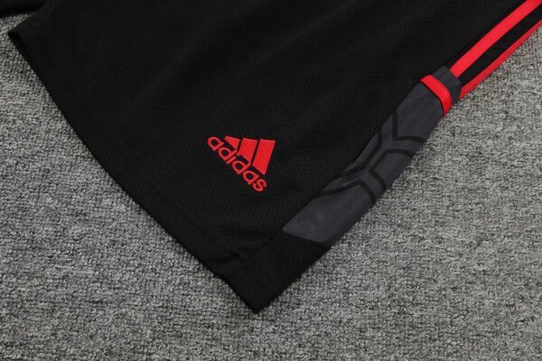 23-24 Bayern Munich Training Vest Suit - Image 14
