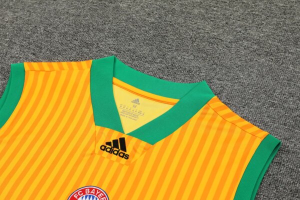 23-24 Bayern Munich Training Vest Suit - Image 12