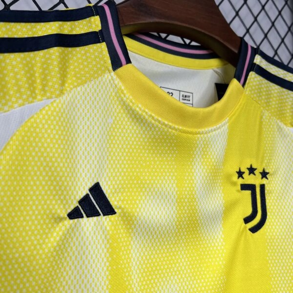 24-25 Juventus Away kids kit - Image 3