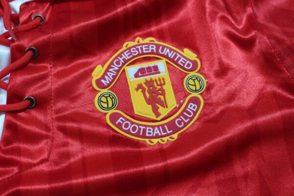 1994 Manchester United Home Red Retro Short Jersey - Image 2