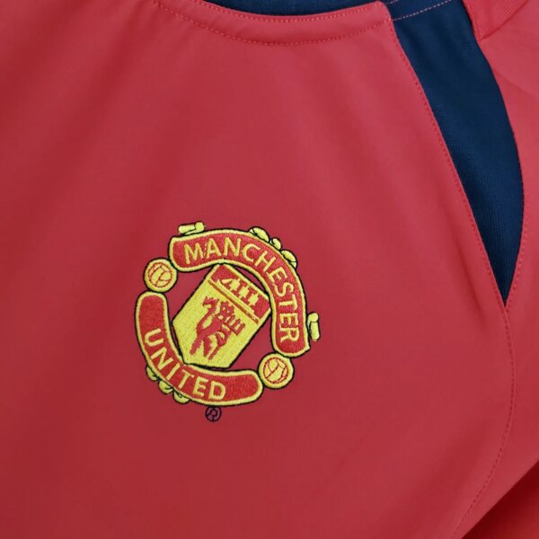 02-04 Manchester United Home Red Retro Jersey - Image 2