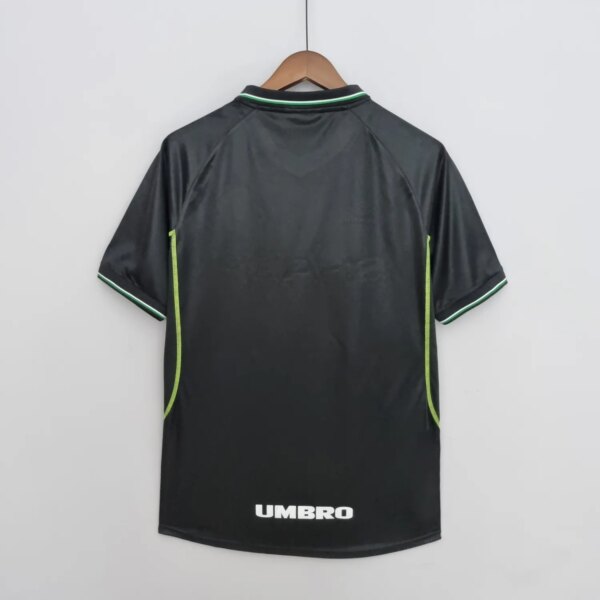 1988 Manchester United Black Retro Jersey - Image 3