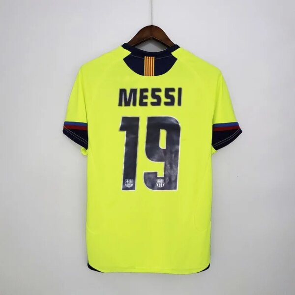 05-06 Barcelona Away Retro Jersey - Image 2