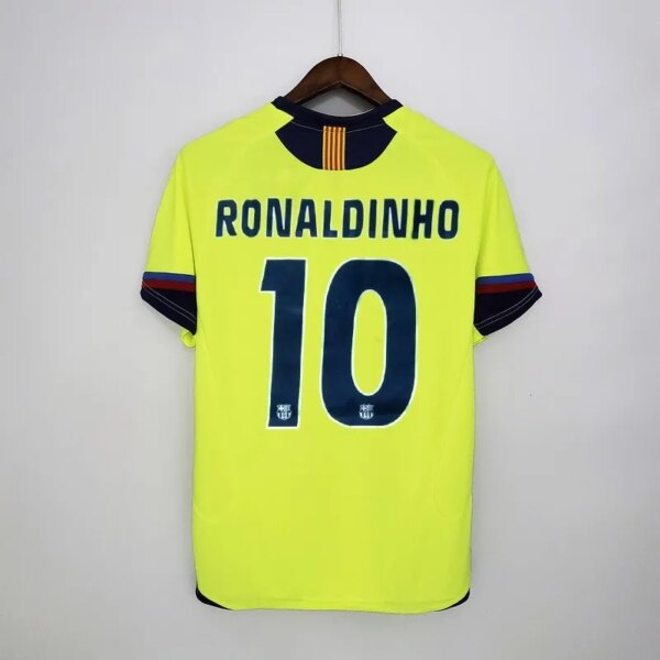 05-06 Barcelona Away Retro Jersey - Image 3