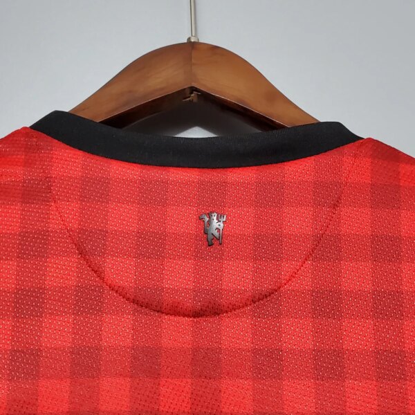 12-13 Manchester United Home Red Retro Jersey - Image 3