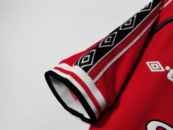 98-99 Manchester United Home Retro Jersey - Image 7