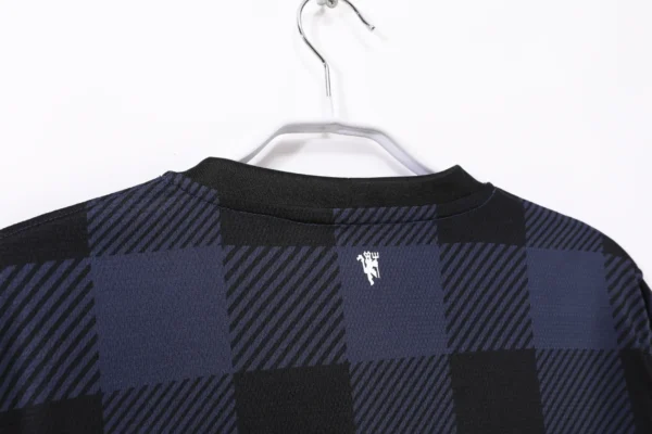 Manchester United Away Kit Retro 13-14 - Image 2