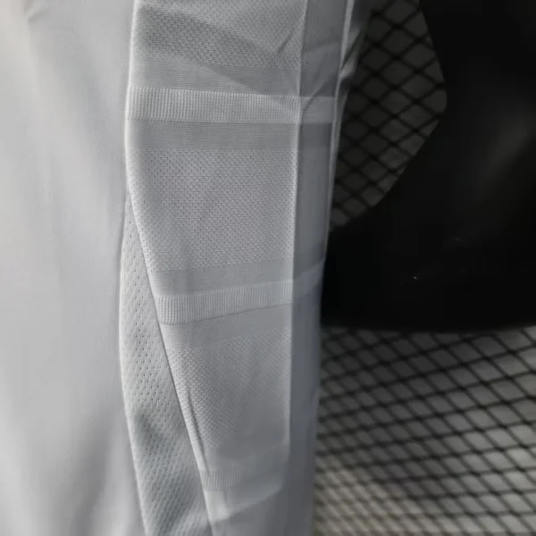 Liverpool Away Kit 25-26 - Image 4